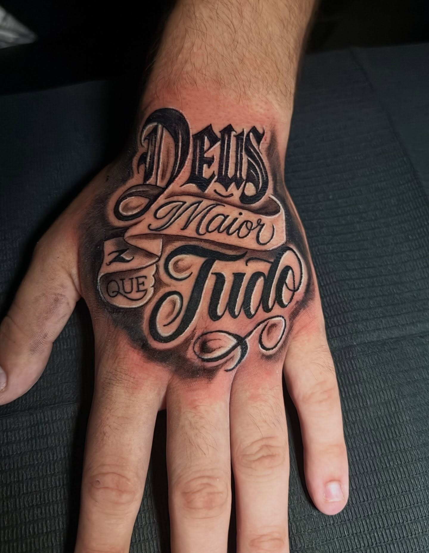Lettering old english en mano